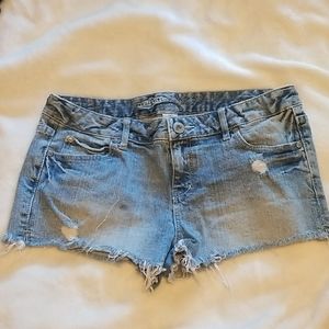 Refugee Shorts Size 9